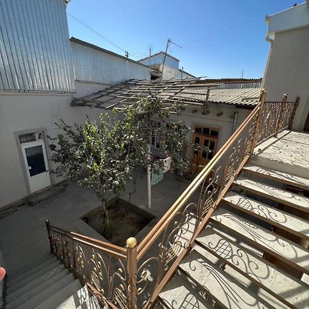 In Center Of Bukhara Family Guest House Mirg'Iyos Luaran gambar