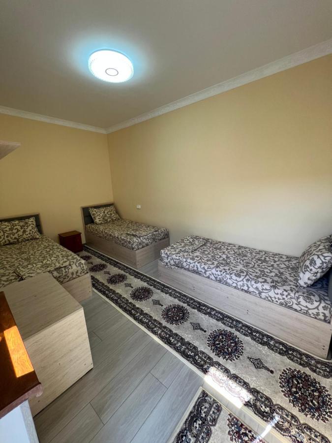 In Center Of Bukhara Family Guest House Mirg'Iyos Luaran gambar